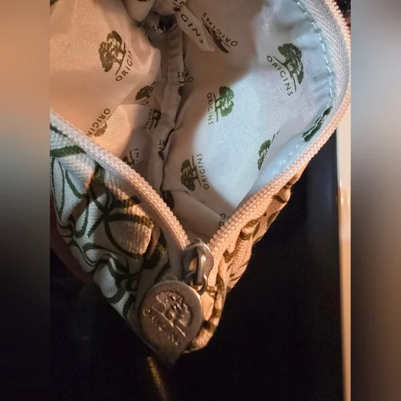 NEW Origins Stylish Green and Cream Patterned Cosmetic Bag - Picture 3 of 6